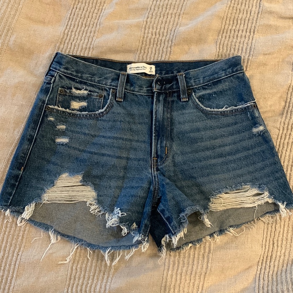 Abercrombie & Fitch Mid Rise Boyfriend Shorts Sz 28
